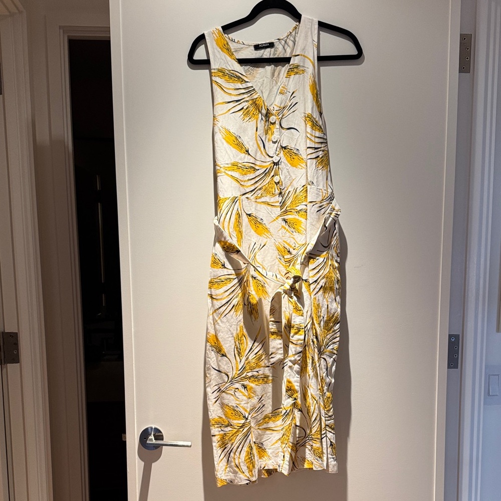 Elegant Backless Floral Jumpsuit in Yellow and White